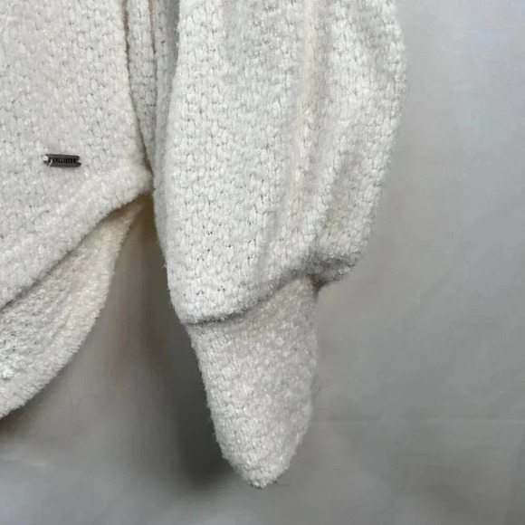2/$30 Hollister Waffle V-Neck Size Medium Sweater Long Sleeve Cream Soft Relaxed - Picture 6 of 6